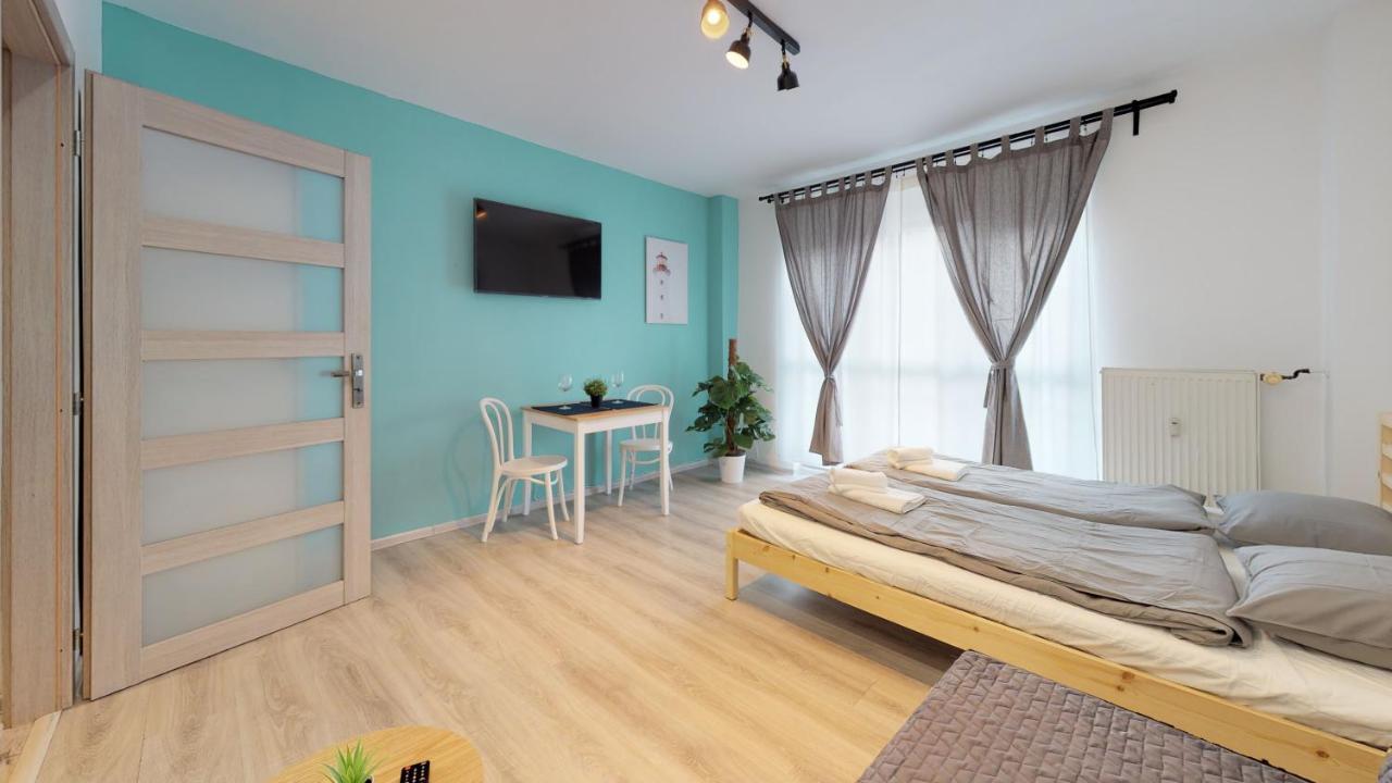 Studio Steps From Nivy & Main Bus Station Bratislava Exterior foto