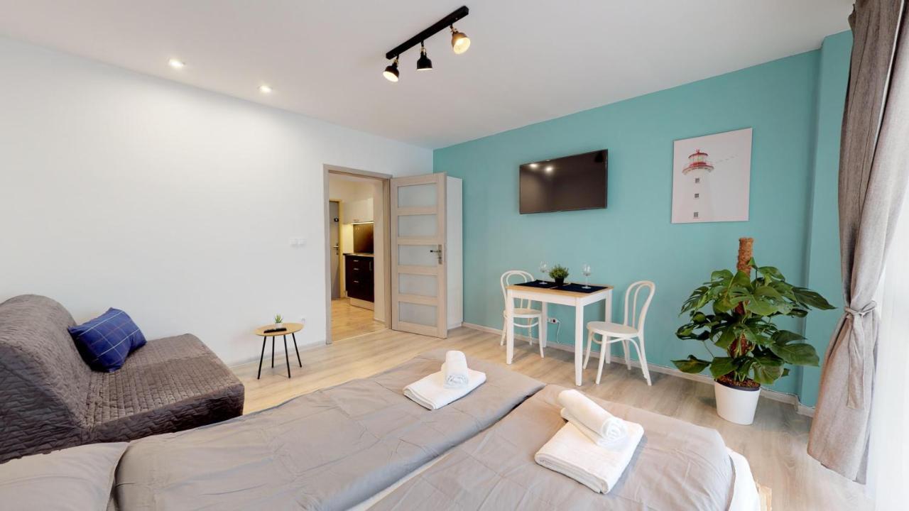 Studio Steps From Nivy & Main Bus Station Bratislava Exterior foto